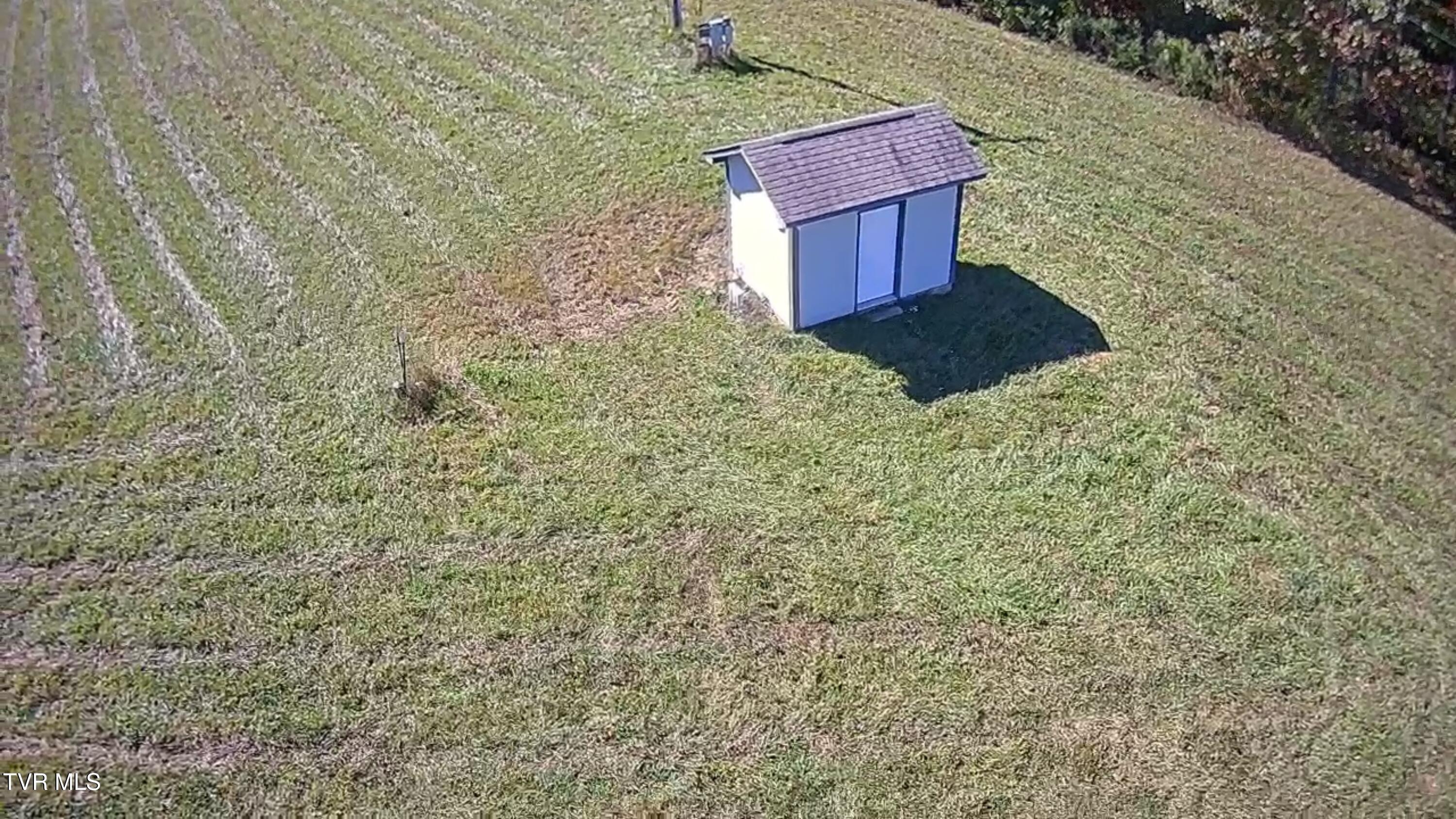 332 Hopper Road Shady Valley, TN 37688 - Photo 2 of 20 IMG_5064