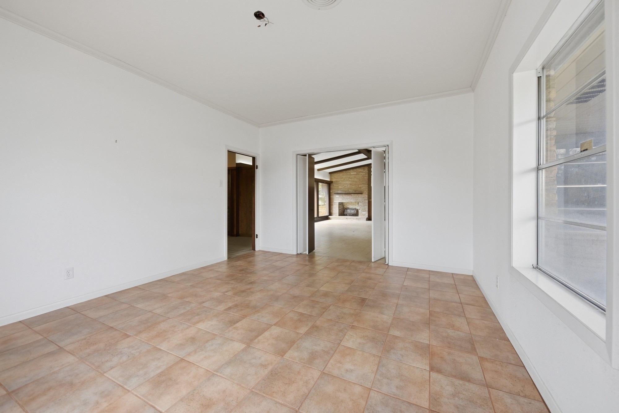 1500 Key Street Brenham, TX 77833 - Photo 12 of 41 a view of a big room with closet and windows