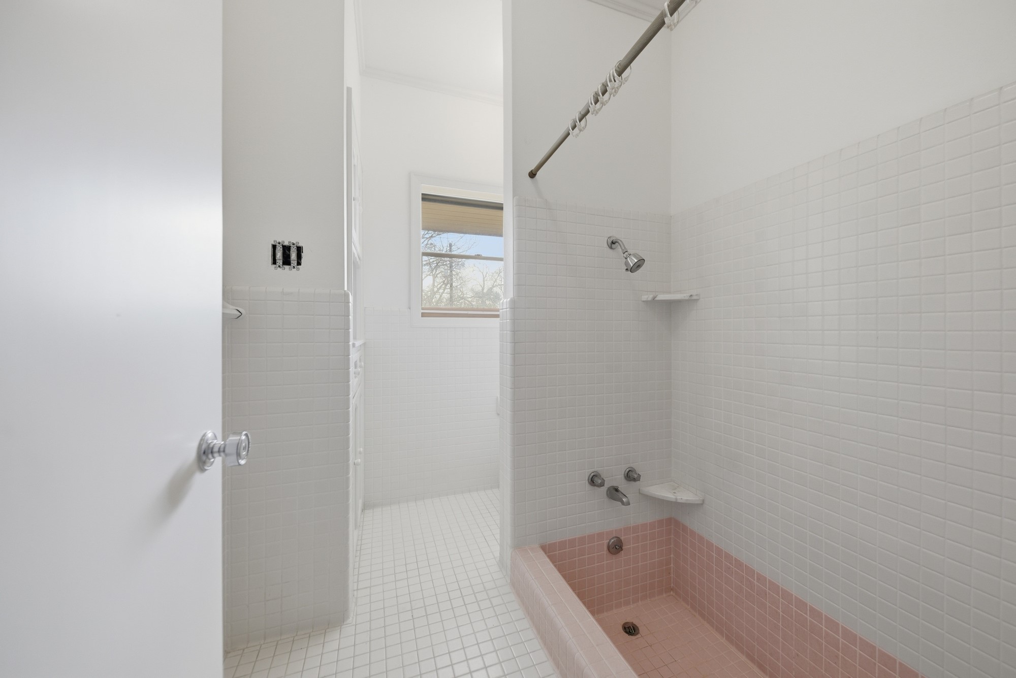 1500 Key Street Brenham, TX 77833 - Photo 33 of 41 a bathroom with a tub and shower