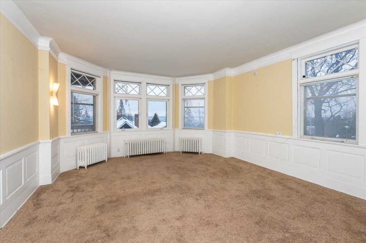 2510 East Superior Street Duluth, MN 55812 - Photo 3 of 33 1st Floor Living rm