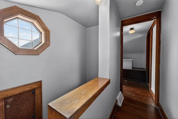 $212,500 | 305 South Warren Street, South Wayne, WI 53587