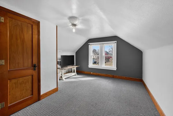 $212,500 | 305 South Warren Street, South Wayne, WI 53587