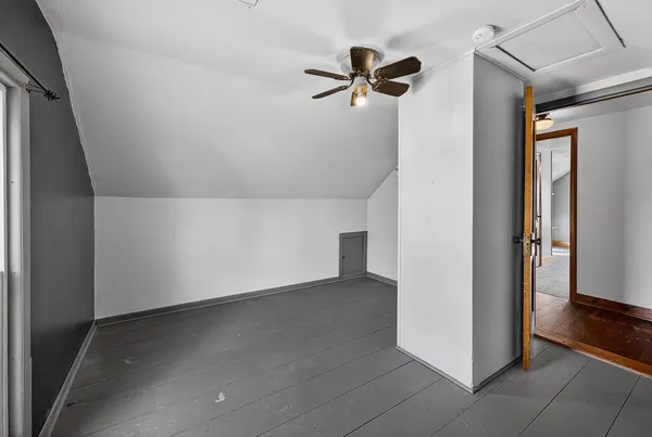 $212,500 | 305 South Warren Street, South Wayne, WI 53587