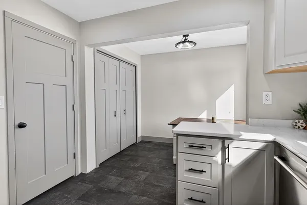 $212,500 | 305 South Warren Street, South Wayne, WI 53587