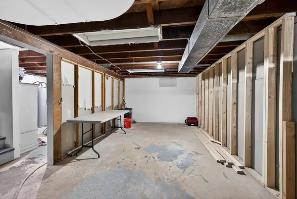 $212,500 | 305 South Warren Street, South Wayne, WI 53587