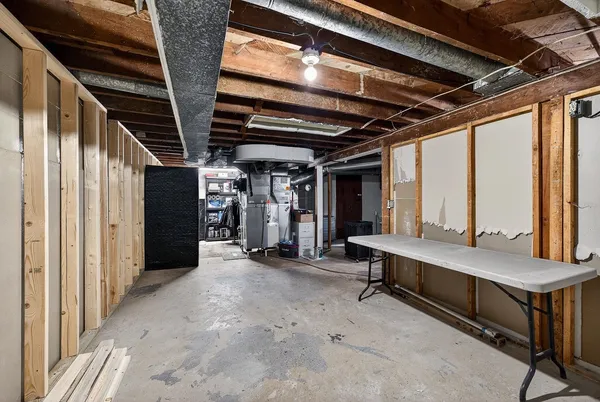 $212,500 | 305 South Warren Street, South Wayne, WI 53587