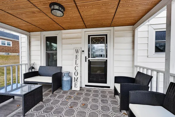 $212,500 | 305 South Warren Street, South Wayne, WI 53587