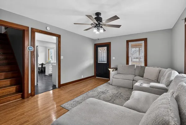 $212,500 | 305 South Warren Street, South Wayne, WI 53587