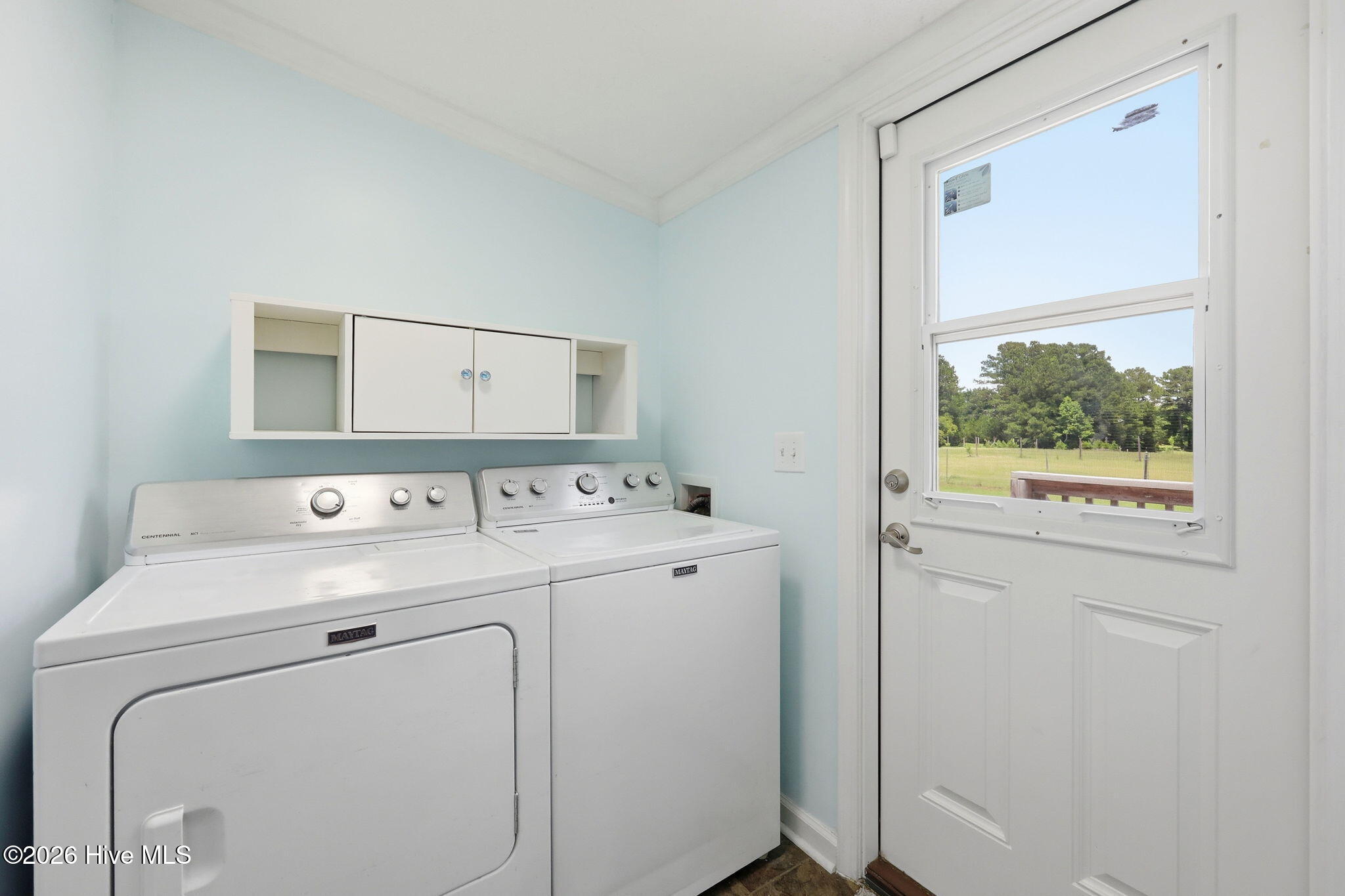 204 Kings Parkway Hubert, NC 28539 - Photo 15 of 30 Laundry room