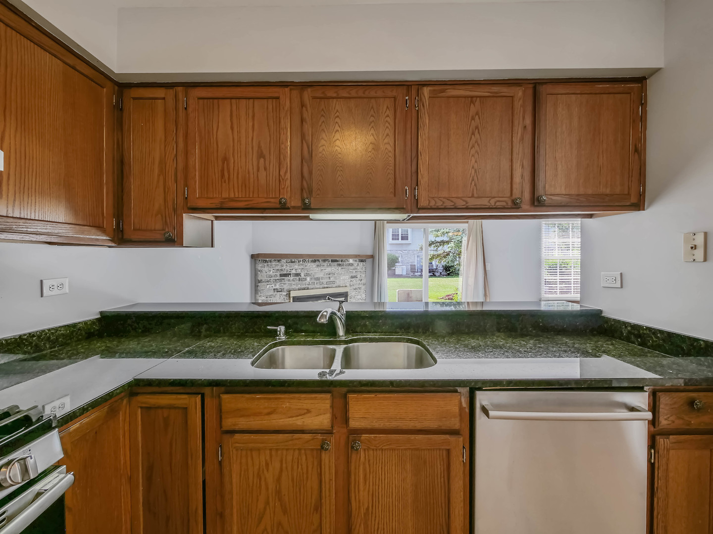 804 Tamarac Boulevard Addison, IL 60101 - Photo 7 of 26