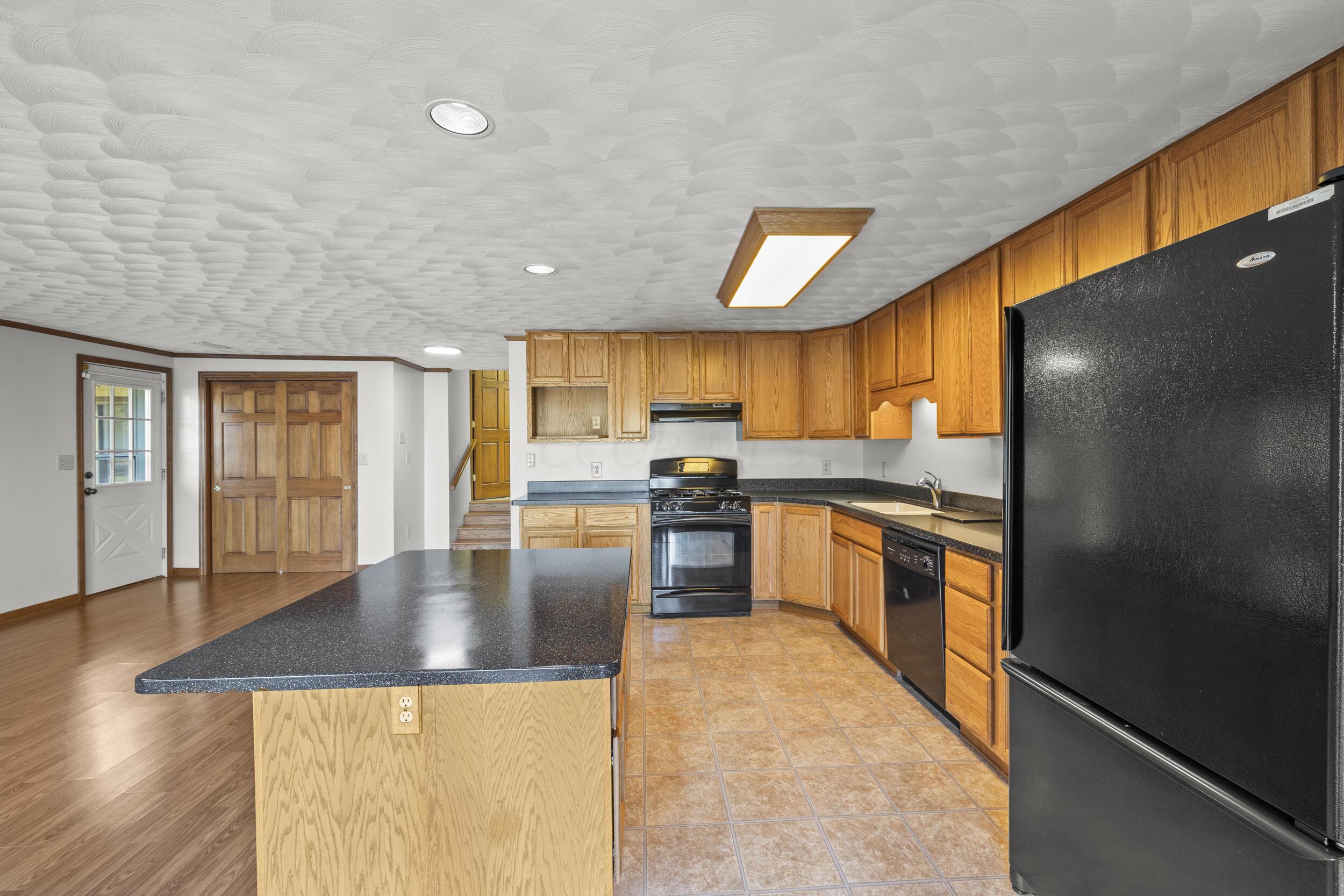 4605 Summit Road Southwest Pataskala, OH 43062 - Photo 24 of 44 kitchen 02