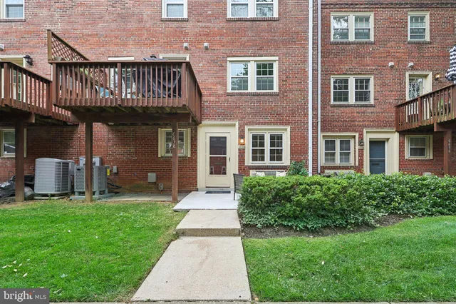 $1,600 | 6638 A Hillandale Road, Unit 53A, Chevy Chase, MD 20815