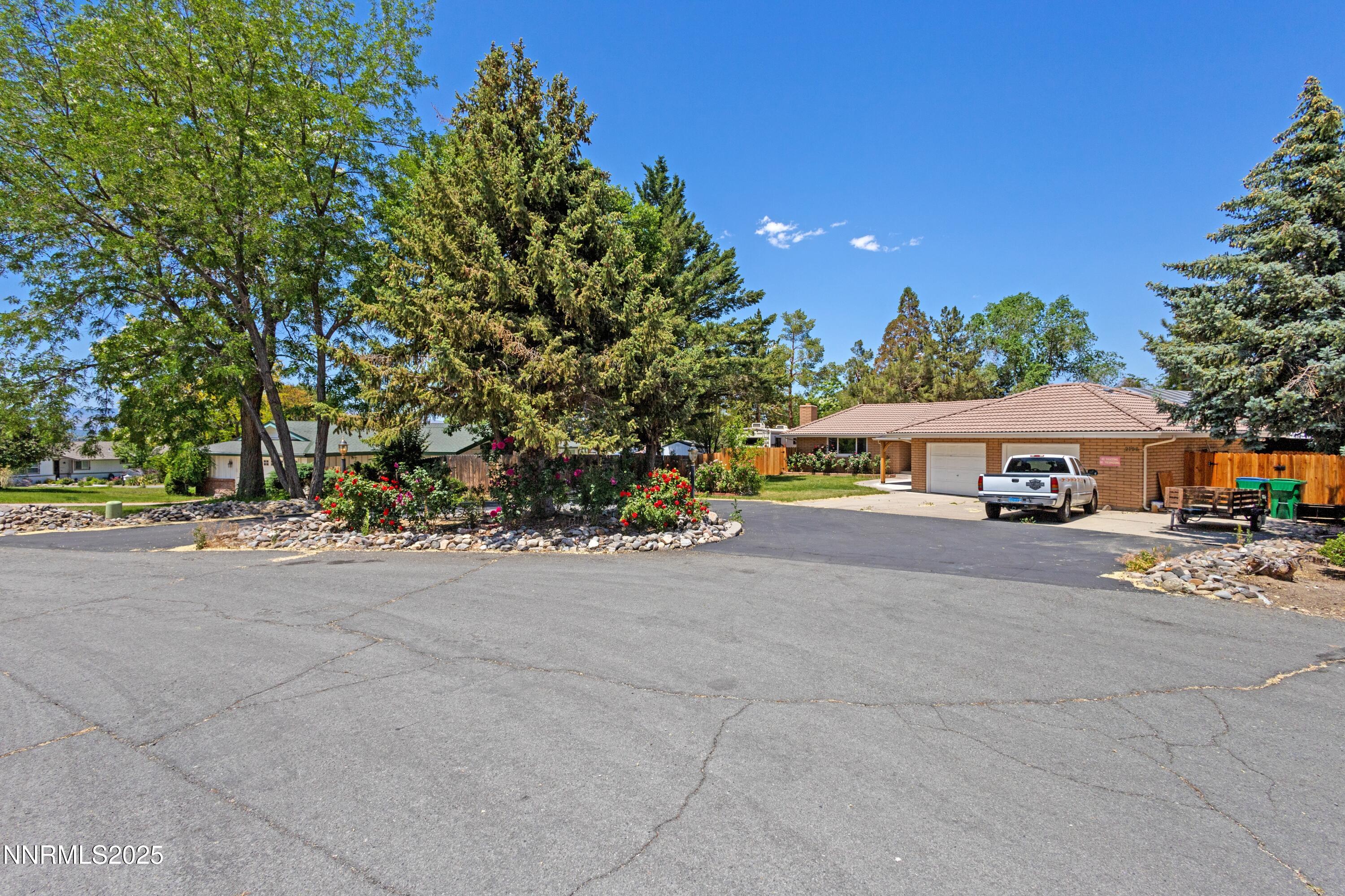 2196 Pebble Beach Drive Reno, NV 89502 - Photo 3 of 36 Img-3