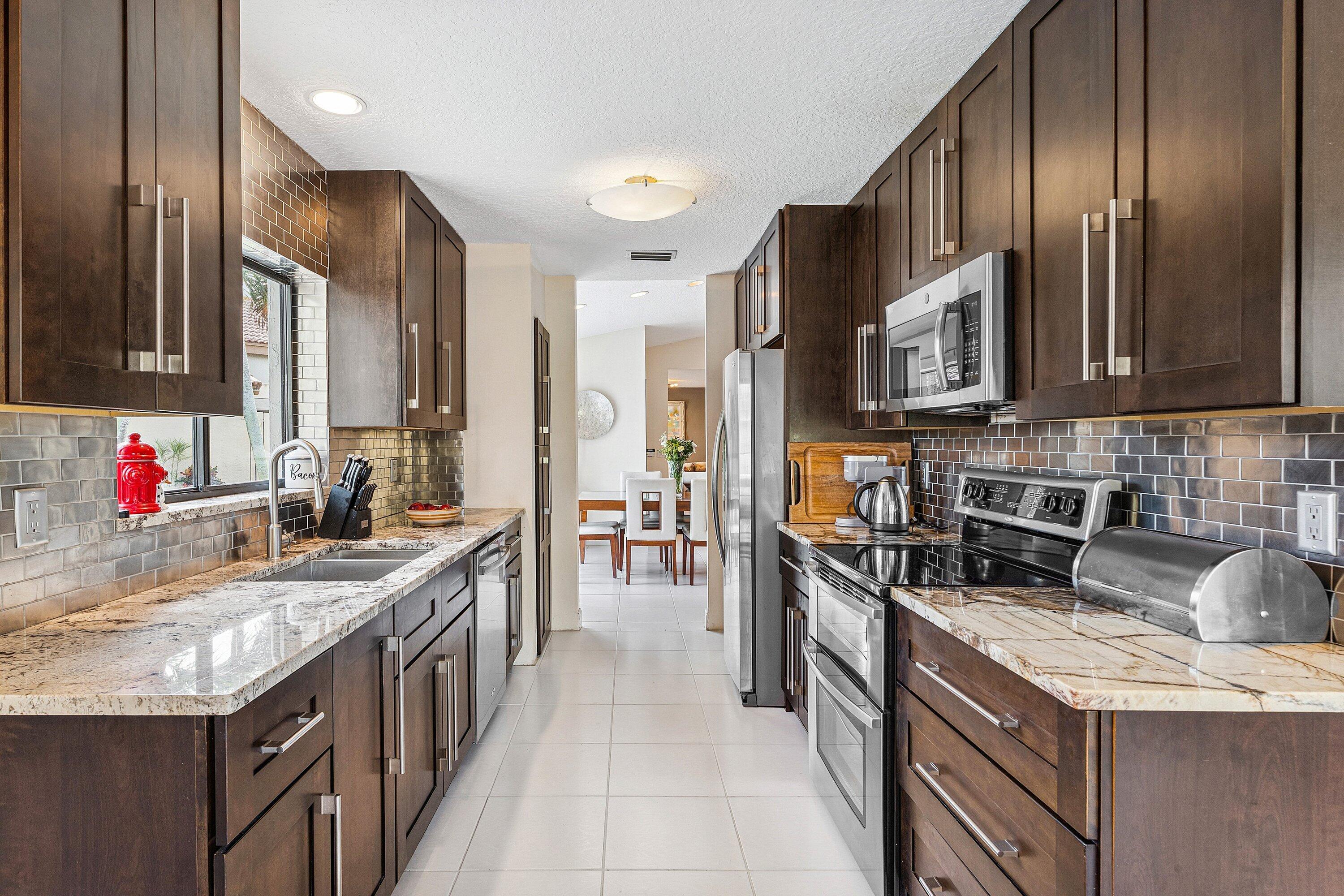 21033 Cottonwood Drive Boca Raton, FL 33428 - Photo 18 of 64 019-21033CottonwoodDrive-BocaRaton-FL-33