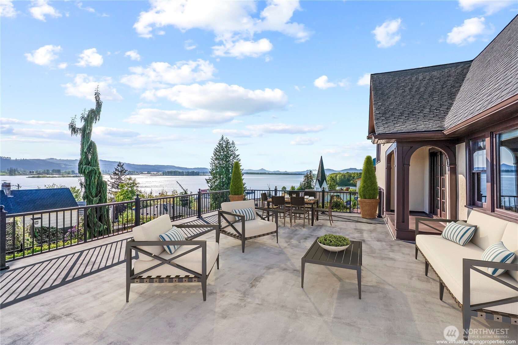 185 Spring Street Cathlamet, WA 98612 - Photo 3 of 39