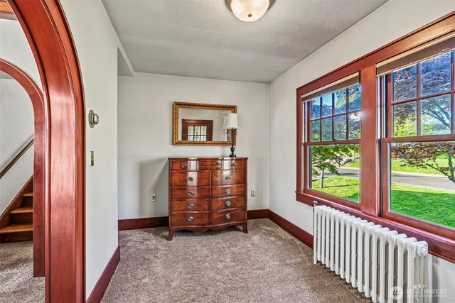 $990,000 | 185 Spring Street, Cathlamet, WA 98612