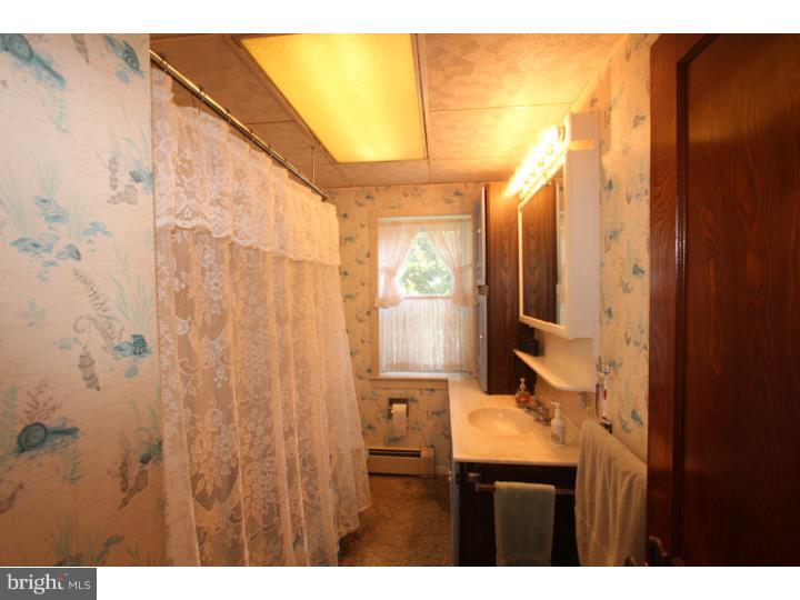 330 East Walnut Street Reading, PA 19607 - Photo 17 of 21 Bathroom