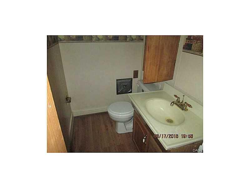 122 Center Street Springfield, OH 45502 - Photo 4 of 4