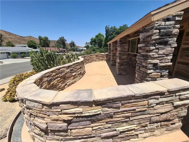 a view of a large building