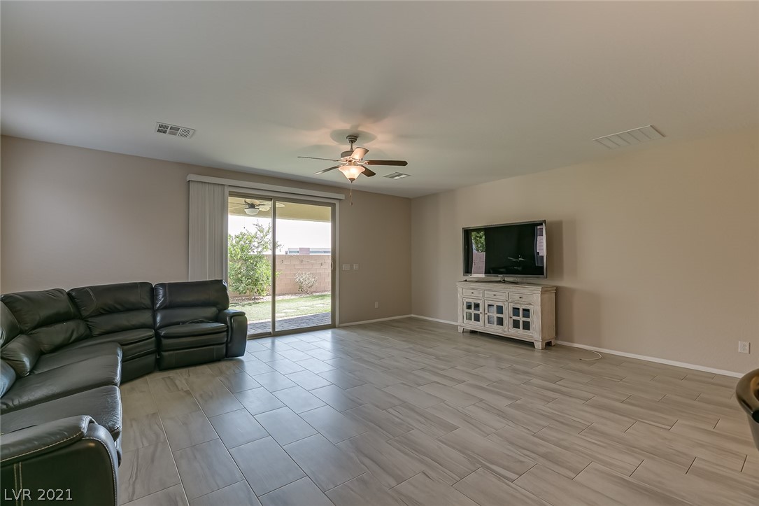 6250 Hambledon Hill Road Las Vegas, NV 89113 - Photo 17 of 48