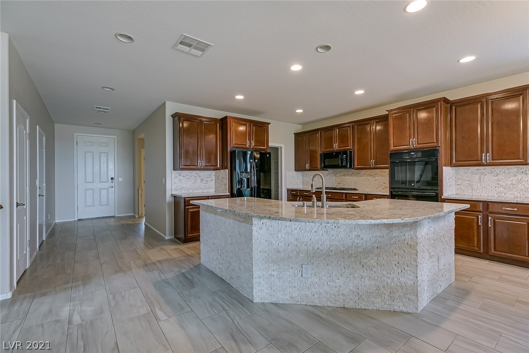 6250 Hambledon Hill Road Las Vegas, NV 89113 - Photo 5 of 48