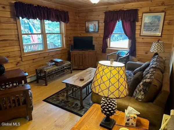 $999,000 | 75 Pioneer Village Road, Bolton, NY 12814