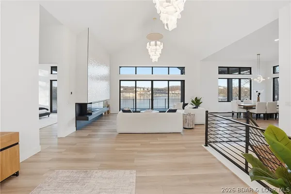 $2,600,000 | 957 Grand View Drive, Sunrise Beach, MO 65079