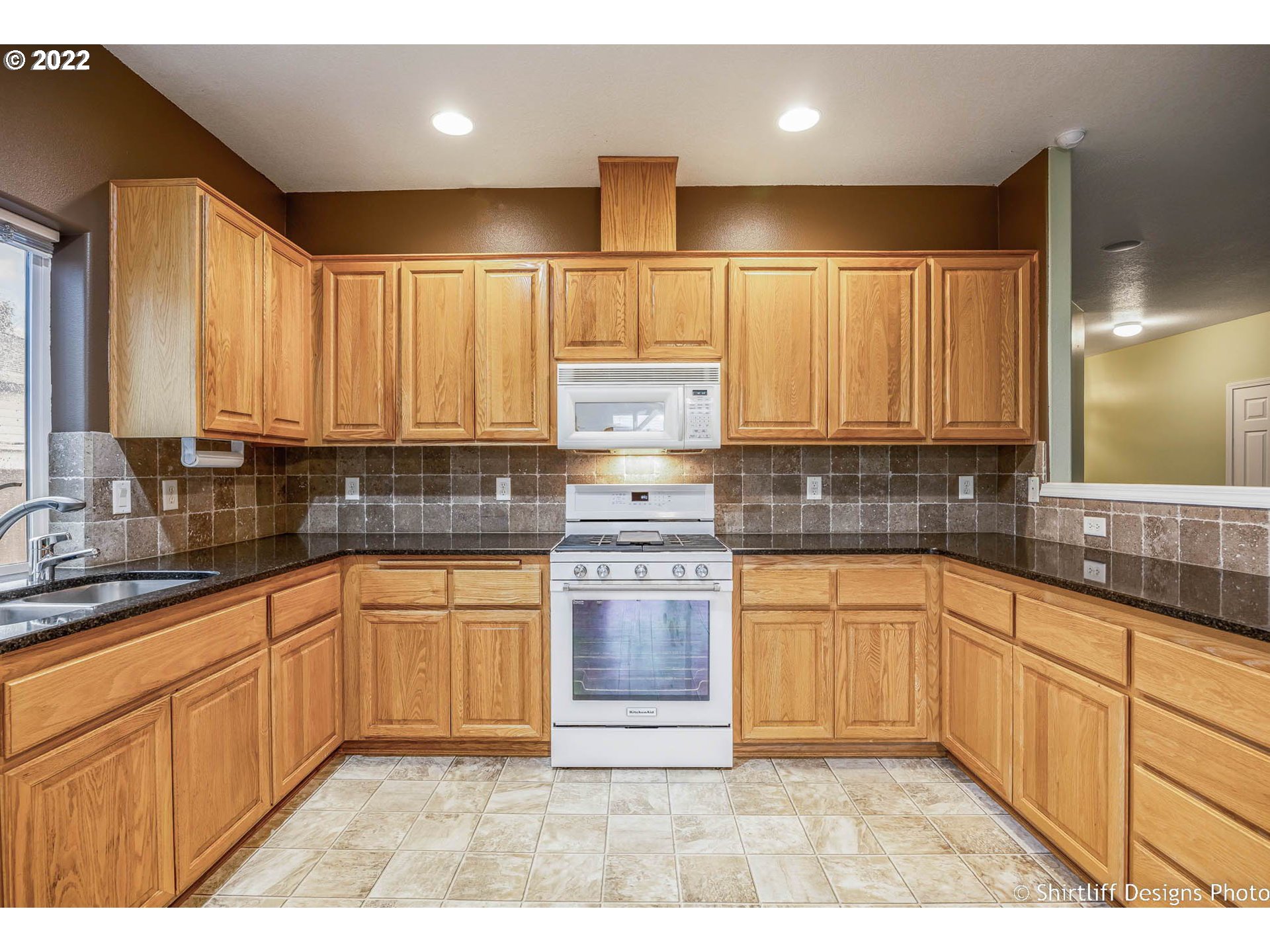 1474 Adelman Loop Eugene, OR 97402 - Photo 8 of 27 Gallery Image 8
