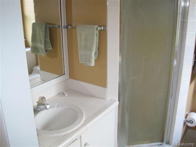 5801 Cobb Creek Road Rochester, MI 48306 - Photo 16 of 22 16.JPG