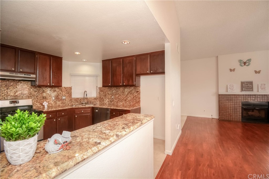 18 Town And Country Road, Unit 34 Phillips Ranch, CA 91766 - Photo 5 of 38