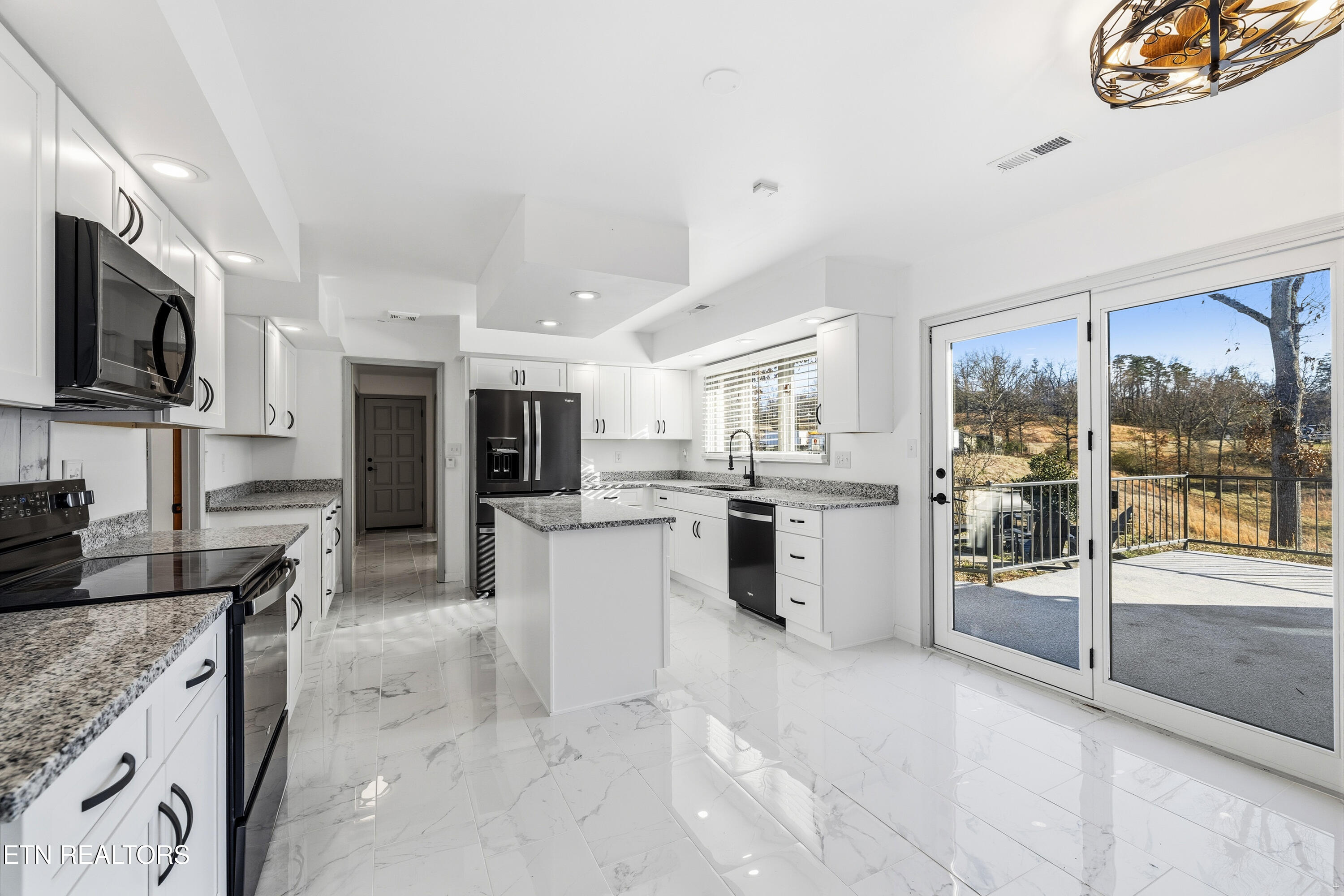 8002 Jackson Bend Road Lenoir City, TN 37772 - Photo 16 of 55 KITCHEN