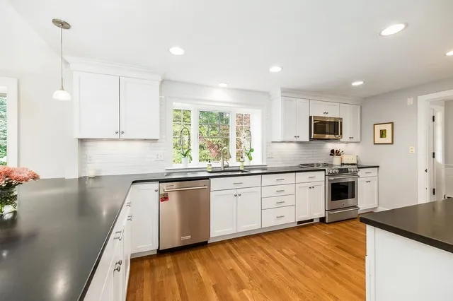 $1,099,000 | 80 Rock Maple Avenue, Hamilton, MA 01982