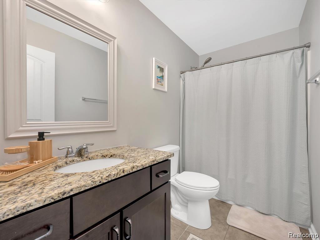 2594 Helmsdale Circle Rochester Hills, MI 48307 - Photo 18 of 28
