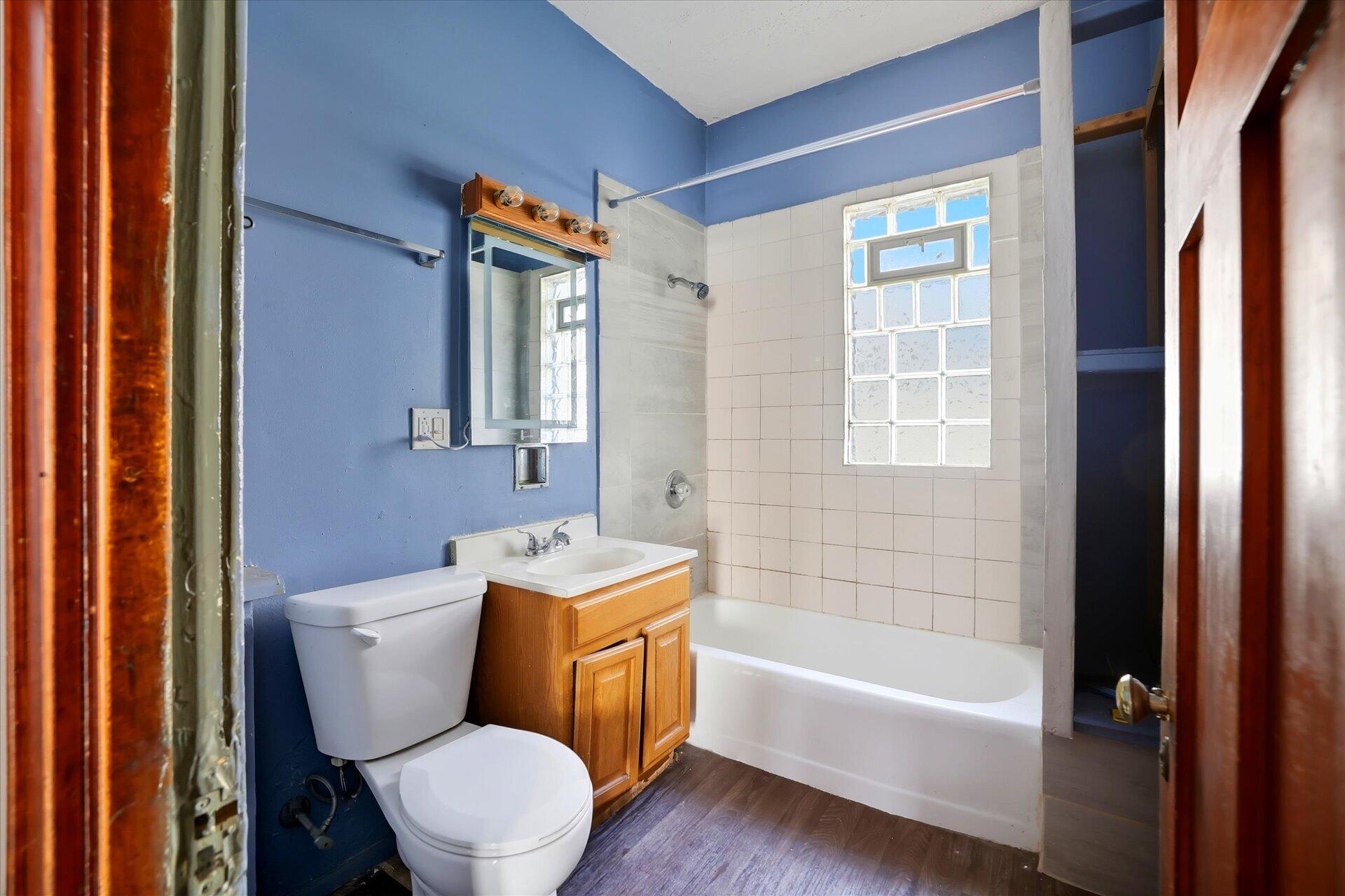 2771 North 40th Street, Unit 2773 Milwaukee, WI 53210 - Photo 9 of 20 Bathroom