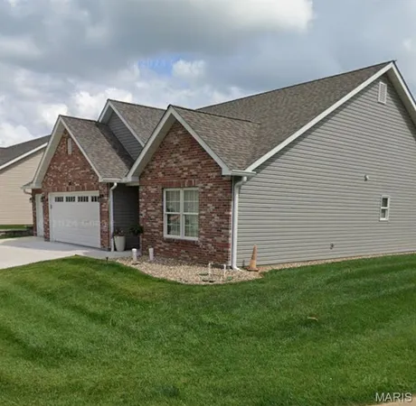 $325,000 | 340 Cottonwood Lane, Farmington, MO 63640
