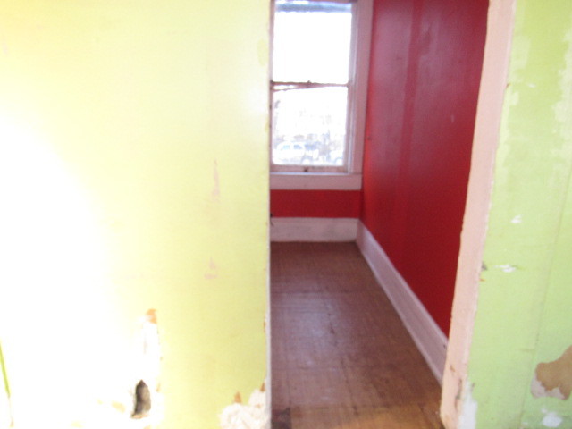 1752 West Cullerton Street Chicago, IL 60608 - Photo 15 of 31 a view of front door