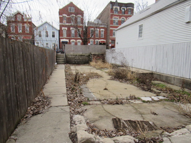 1752 West Cullerton Street Chicago, IL 60608 - Photo 3 of 31 a view of a house with a yard