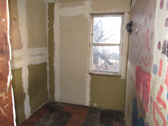 1752 West Cullerton Street Chicago, IL 60608 - Photo 7 of 31 a view of an entryway
