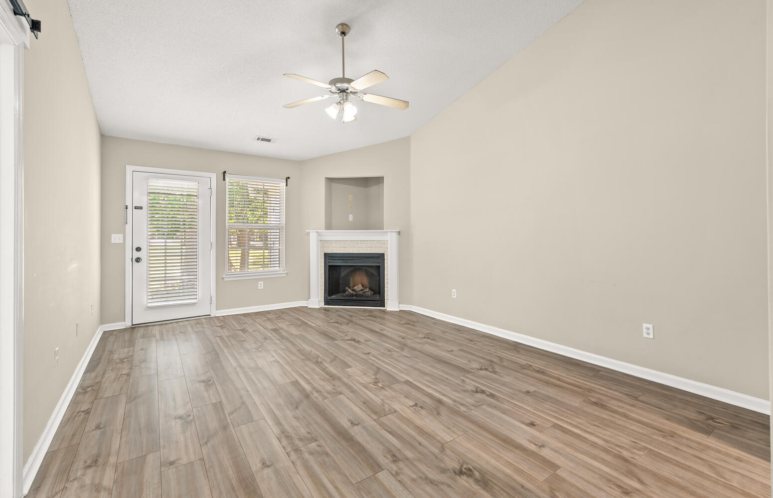 8008 Vermont Road North Charleston, SC 29418 - Photo 7 of 20 7