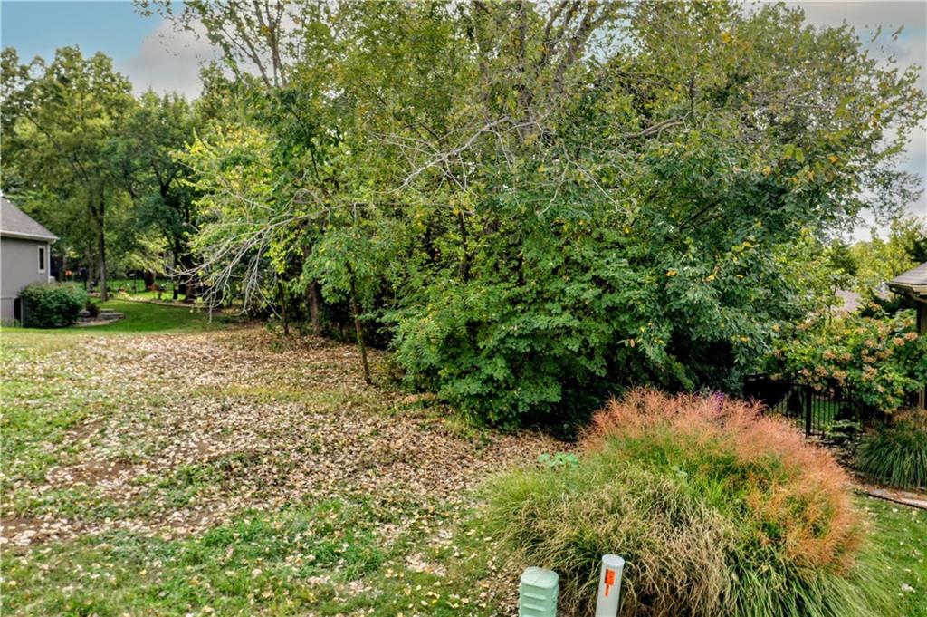 951 East 121st Terrace Olathe, KS 66061 - Photo 3 of 7