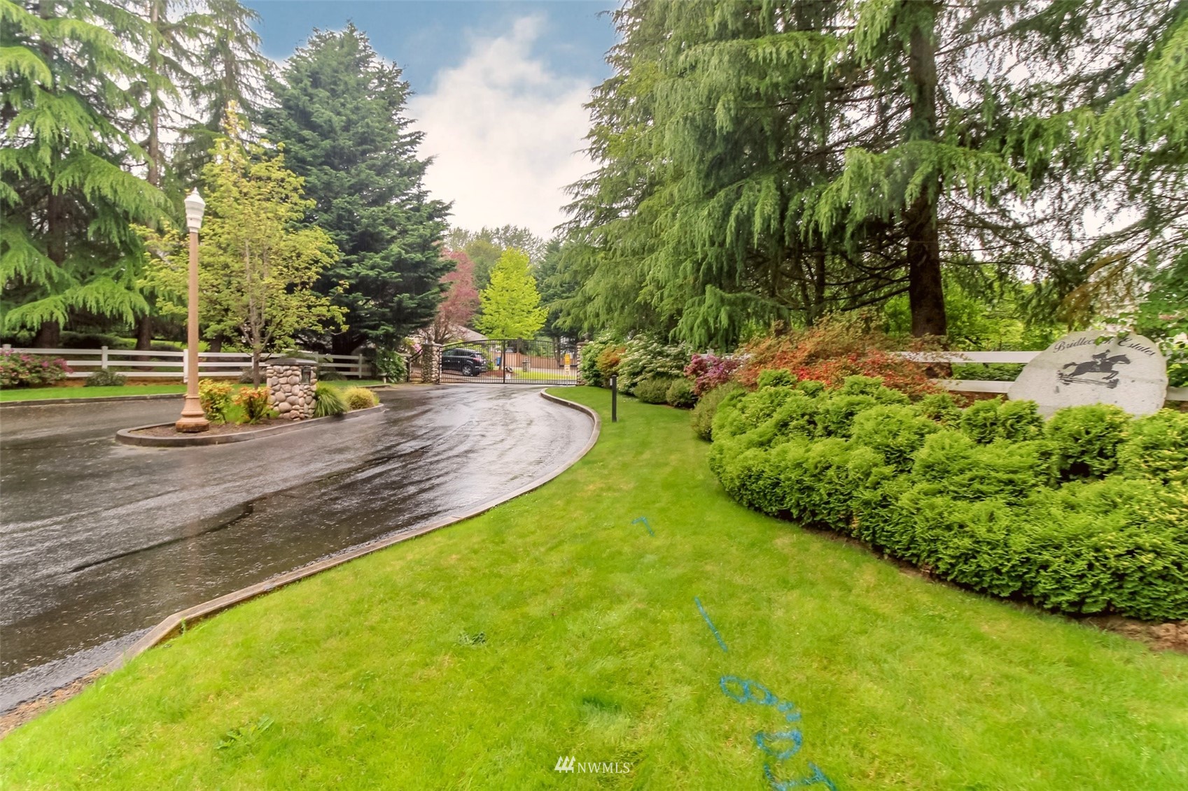 18910 3rd Street East Lake Tapps, WA 98391 - Photo 18 of 18 a view of a backyard with swimming pool