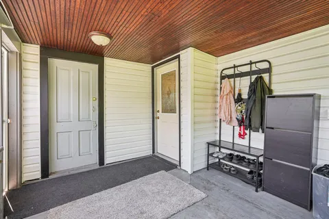 $269,000 | 302 Wyoming Street East, St. Paul, MN 55107