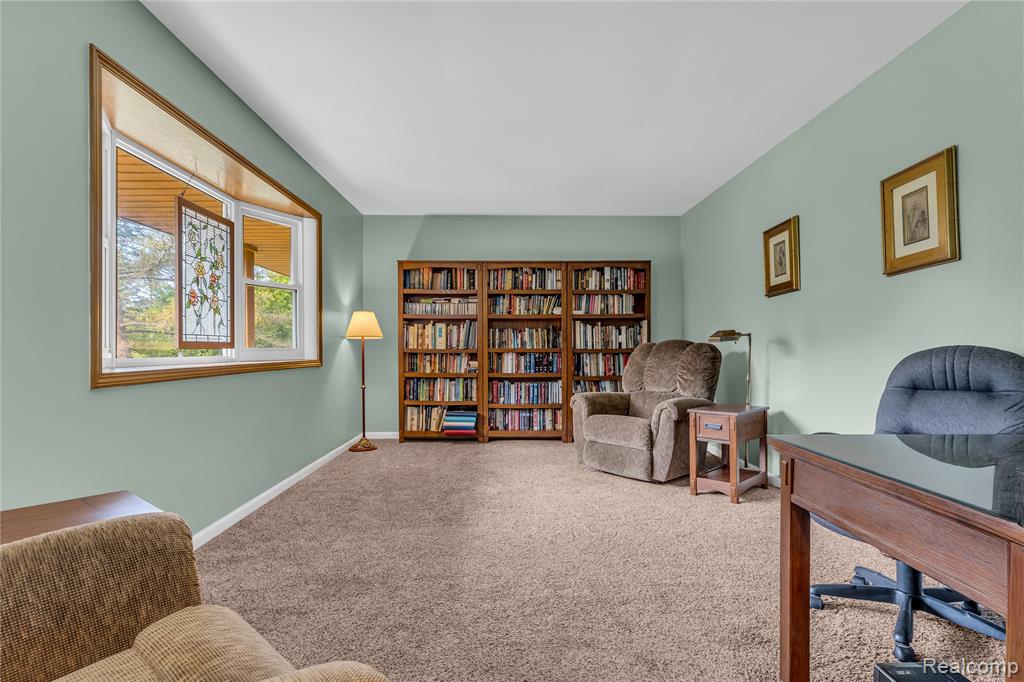 3145 South Fenton Road Holly, MI 48442 - Photo 3 of 34 Gallery Image 3