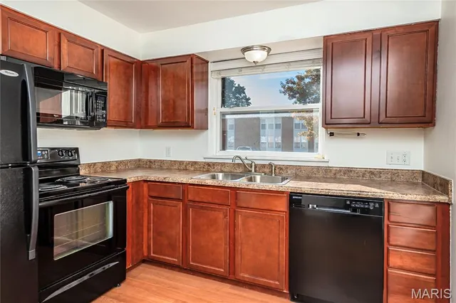 $149,000 | 1951 Greenpoint Drive, Unit 204, St. Louis, MO 63122