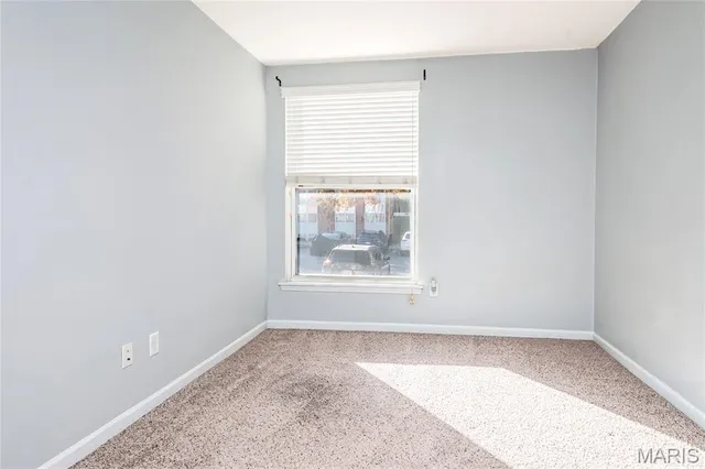 $149,000 | 1951 Greenpoint Drive, Unit 204, St. Louis, MO 63122