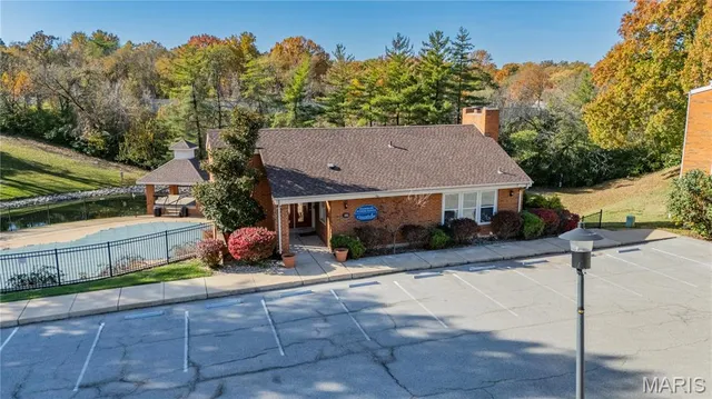 $149,000 | 1951 Greenpoint Drive, Unit 204, St. Louis, MO 63122