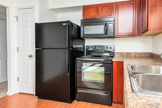 $149,000 | 1951 Greenpoint Drive, Unit 204, St. Louis, MO 63122