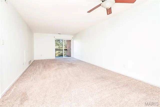 $149,000 | 1951 Greenpoint Drive, Unit 204, St. Louis, MO 63122