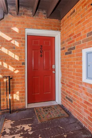 $149,000 | 1951 Greenpoint Drive, Unit 204, St. Louis, MO 63122