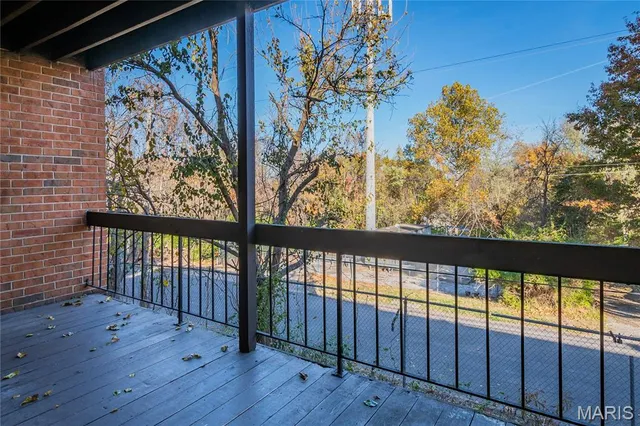 $149,000 | 1951 Greenpoint Drive, Unit 204, St. Louis, MO 63122